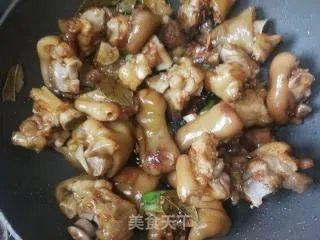 猪蹄炖黄豆