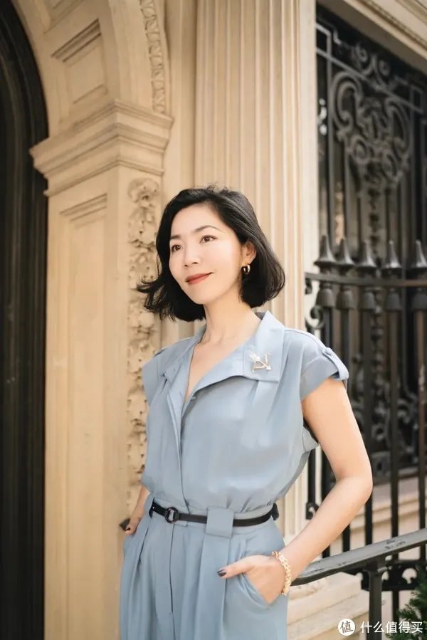 女士胸针怎么佩戴