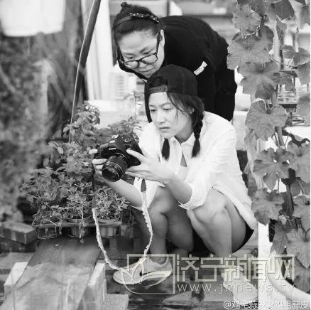 徐静蕾蹲地豪放露肉 徐静蕾冷冻卵子细节曝光吓傻网友