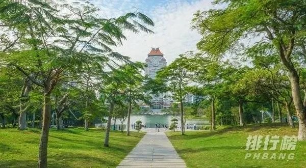 中国最美的十所大学排名_全国最美大学排名最新