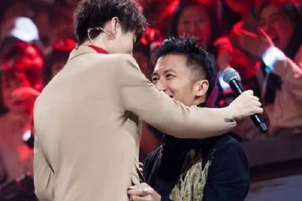 谢霆锋夸王俊凯好man,他为什么这么说?