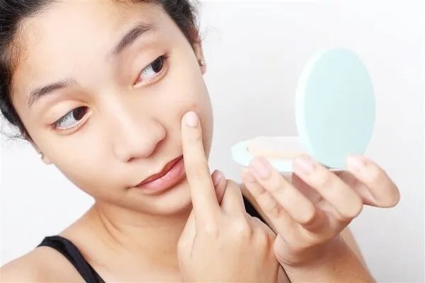 治疗长在屁股上的青春痘——广州东大肛肠医院