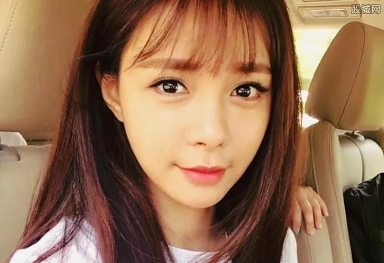 沈梦辰整容前后对比太惊人 丑女大变身成女神