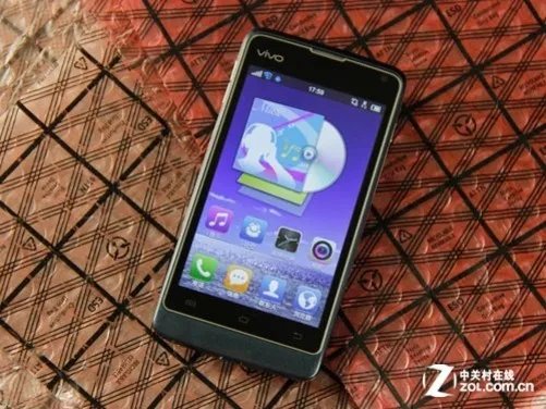 4吋安卓4.0超薄强电 步步高vivo E3评测