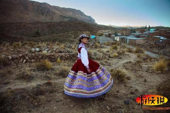 世界美女地图:罗马尼亚29岁女子穷游37国专拍正妹