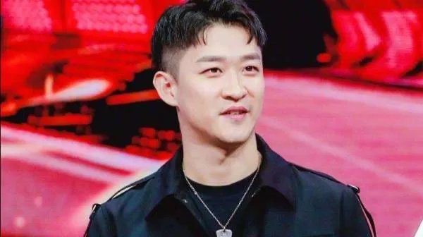 如果曹云金还在德云社,还有小岳岳“一哥”的位置吗?