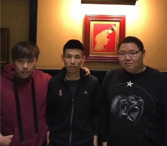 如何看待pdd直播给卢本伟打电话?