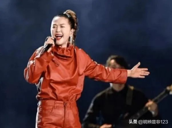 刀郎和谭维维都改编了《敢问路在何方》,许镜清的态度为何截然不同?