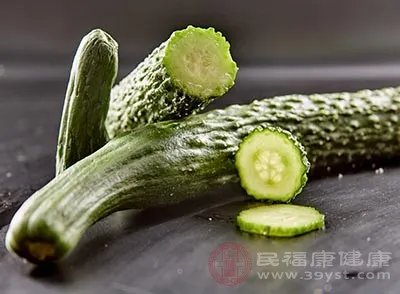 怎么去眼袋 晚上少做这件事能消除眼袋