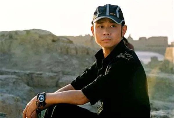 刀郎和伍佰,他们两个谁作词作曲唱功厉害?