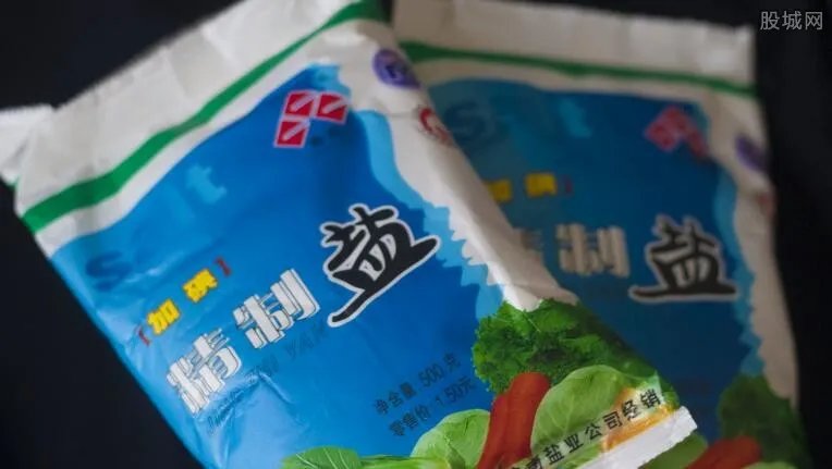 买盐过期状告超市 将超市告上法院获得赔偿1000元