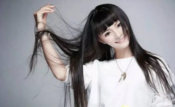 春晚王琪演唱托托可海牧羊人伴舞是谁