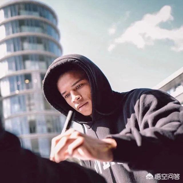 瓜帅遭曼联逆转无缘提前夺冠,上次两连败是什么时候,曼城出问题了吗?