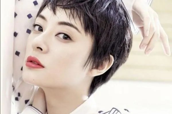 蒋勤勤孙俪是同父异母,俩人真实关系浮出水面,你觉得像吗?