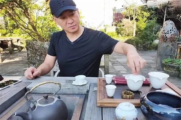 周杰回应因得罪陈道明被封杀,两人之间发生了什么矛盾?