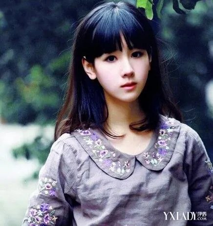 南航校花陈都灵泳装