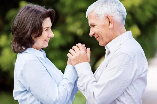70年来,中国人均寿命从35提至77的原因有哪些?