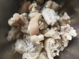 猪蹄炖黄豆