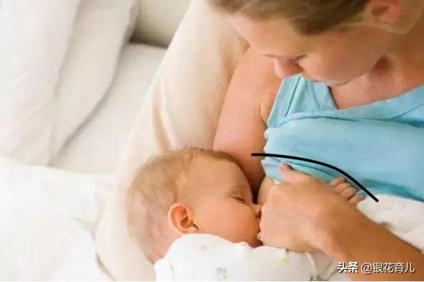 哺乳期妈妈涨奶挤奶的时候宝宝都很快就醒来是怎么回事