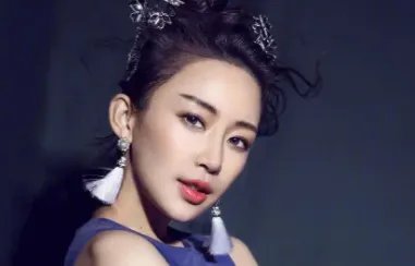 潘晓婷和丁俊晖比赛