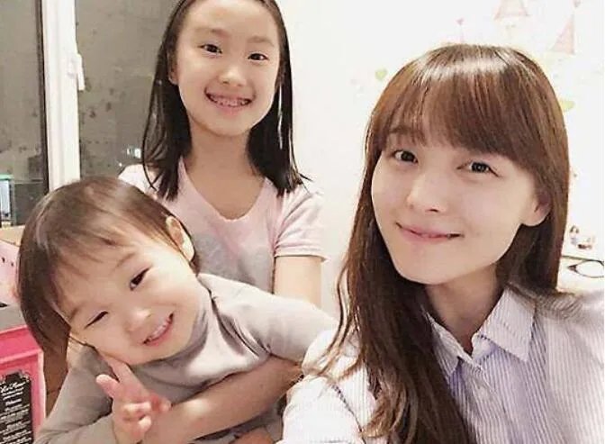 闵先艺为什么这么早就结婚了 她扭腰的经典瞬间被网友津津乐道