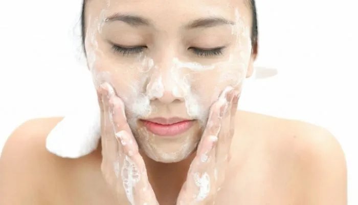 洗面奶和洁面乳有什么区别 洗面奶和洁面乳有什么不同