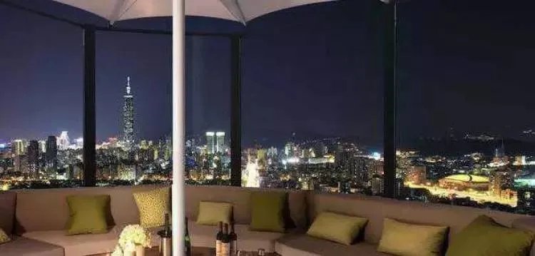 八卦丨周杰伦1.4亿豪宅曝光，你们三个人住会不会太大了点？