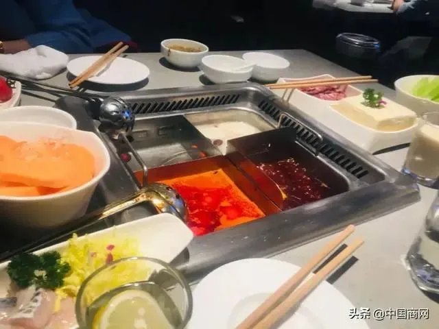 海底捞复工后涨价了,米饭7块钱一碗,酥肉44元,你还会吃吗