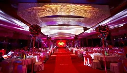 婚宴音响现哀乐新人颜面尽失   网友：不付钱是理所应当的
