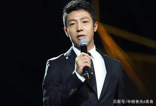 撒贝宁年轻旧照曝光，颜值碾压一众主持人，不出道你说可惜吗？
