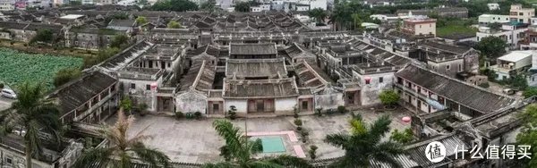明星豪宅有啥好羡慕的,中国真正的千万豪宅都在农村!