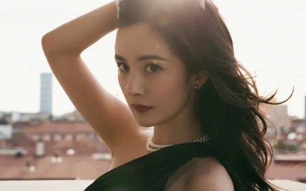 杨幂和唐嫣谁的名气大