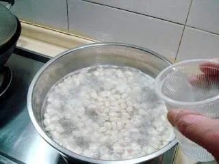 老北京传统小吃“炒疙瘩”