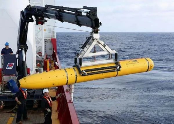 疑似MH370残骸被冲上海滩,带来新希望,失踪飞机谜团可以解开吗?