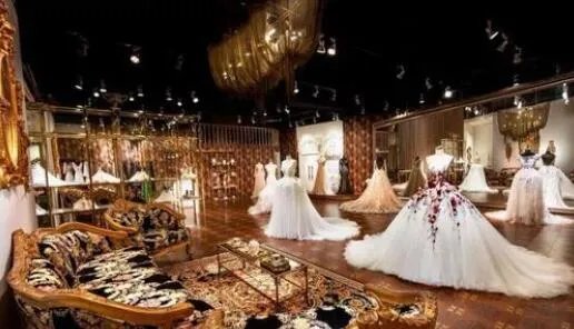 结婚时穿的衣服叫什么 结婚的时候穿的是什么