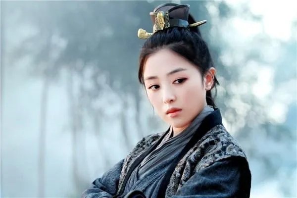 网爆彭冠英张含韵已经领证结婚,为何两人恋爱能如此低调?