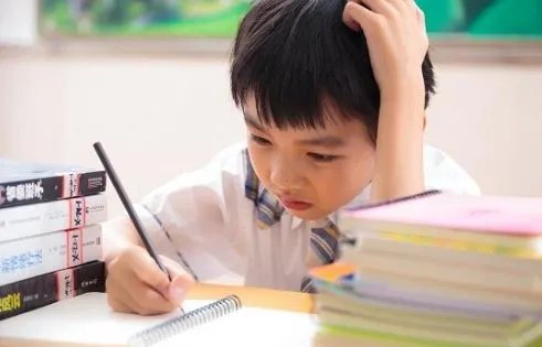 建议取消1至3年级家庭作业新,正确吗?