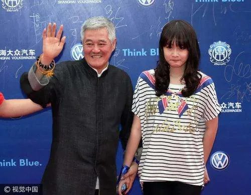 赵本山妻子谈女儿整容，坦言看着很揪心，女儿整容她该不该阻止？