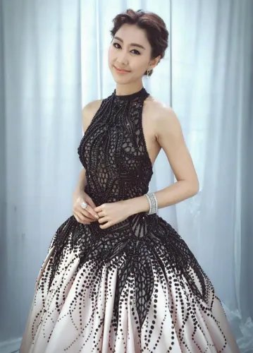 胡杏儿给闺蜜团喝母乳了吗?
