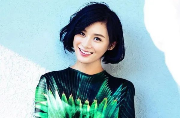 袁姗姗离开于正后就没什么资源了，为何要离开于正这么好的靠山？