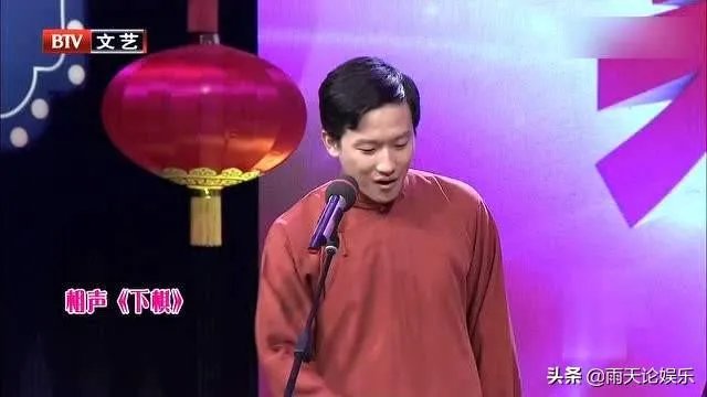 裘英俊在金霏相声专场提出“不能说糊涂相声”的观点，该如何理解？