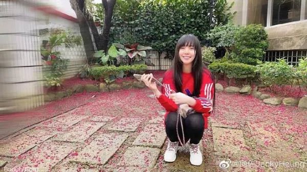 向太携儿子儿媳与友人聚餐,为何郭碧婷表情一脸冷淡?