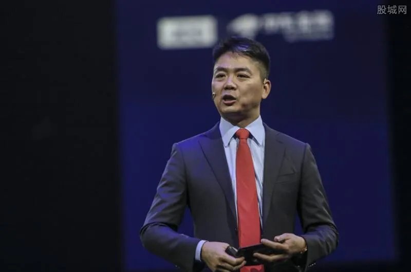 刘强东前妻和儿子是谁？背景家庭大揭秘