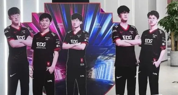 《英雄联盟》edg夺冠阵容名单介绍