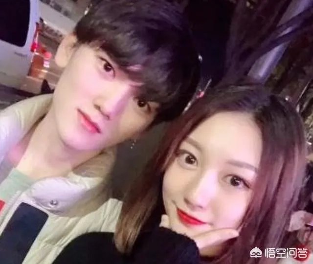 JKL回家度假被爆出有女友,姐姐们心碎一地!网友:还好不是网红脸!你怎么看?