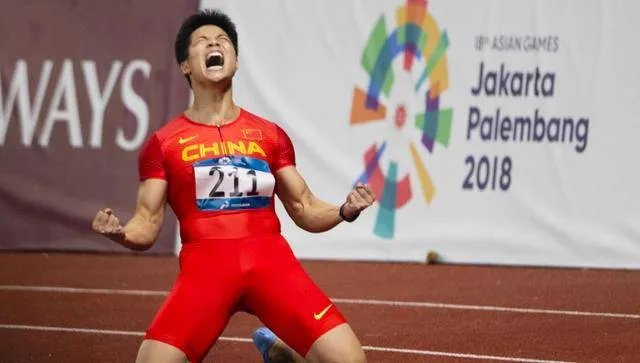 郑恺训练偶遇苏炳添张国伟，苏炳添和张国伟的训练环境是怎样的？