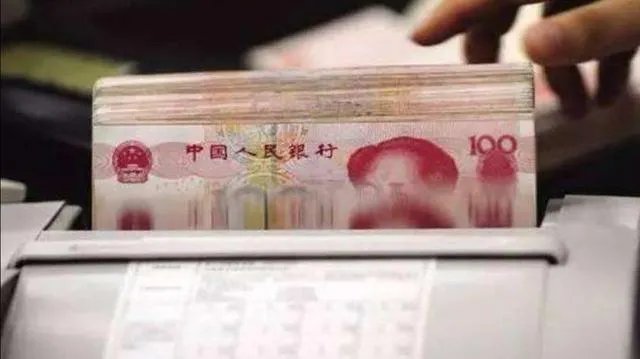 老公月薪5000元用于储蓄，我的月薪2000元用于日常花销，家庭收入这样分配有何利弊？怎样才是比较合理的？