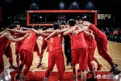 在男篮U18亚锦赛上韩国输掉比赛之后,王泉泽遭到对方球员挑衅而无动于衷,你怎么看?
