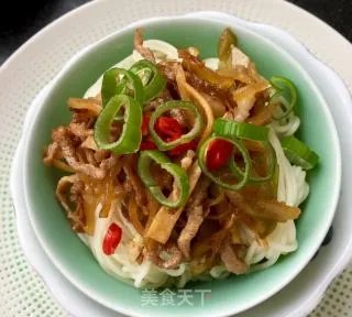 “榨菜”榨菜肉丝面