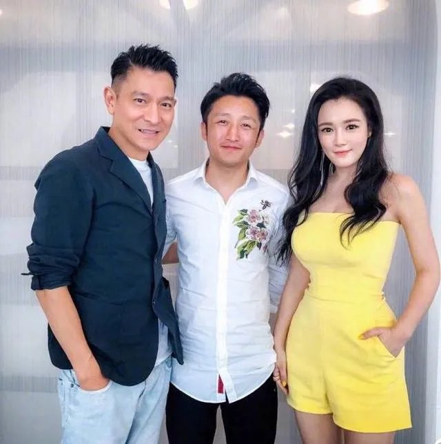 如何看待邹市明称拳王卫冕战被人暗动手脚，曾遭受匪夷所思的干扰？